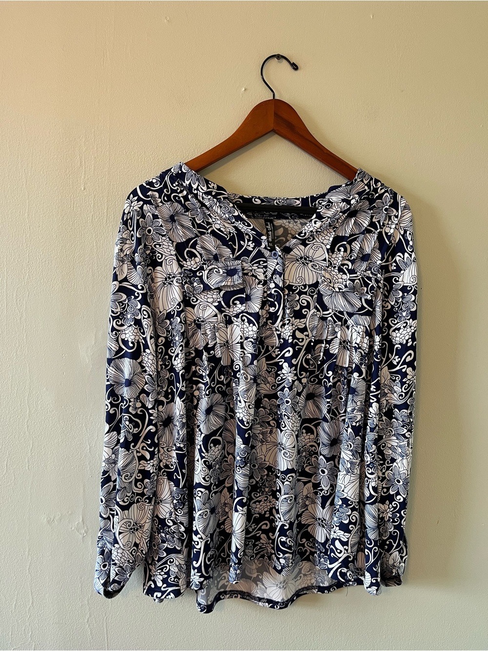 White Mark Navy and White Floral Button-Up Top